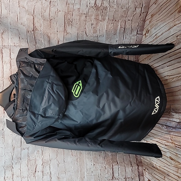 Arctiva snowmobile jacket - Picture 4 of 7